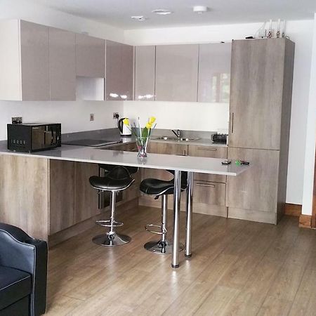 Cygnet House Aparthotel Кройдон Екстериор снимка