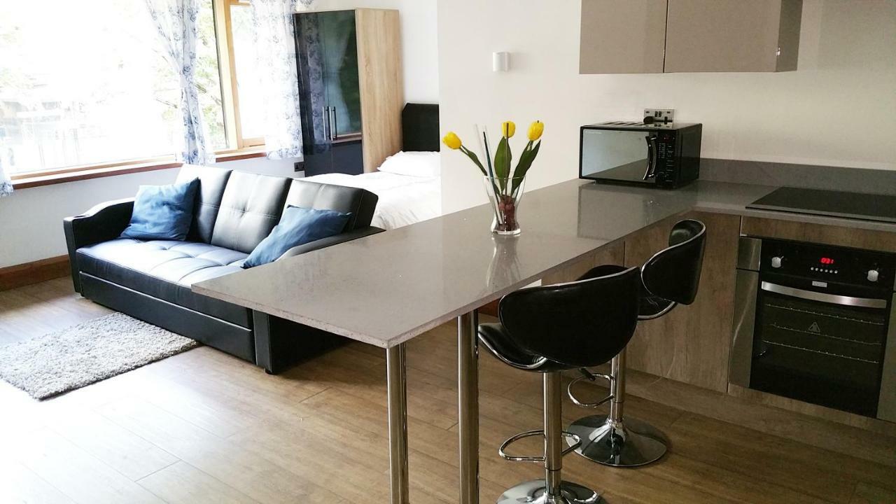Cygnet House Aparthotel Кройдон Екстериор снимка