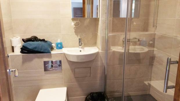 Cygnet House Aparthotel Кройдон Екстериор снимка