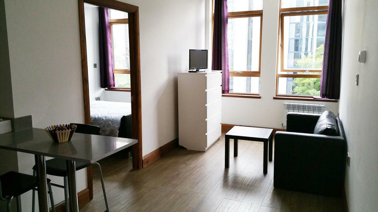 Cygnet House Aparthotel Кройдон Екстериор снимка