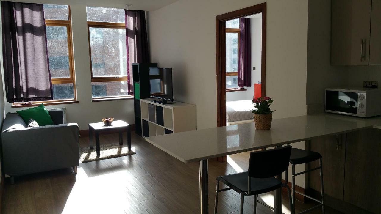 Cygnet House Aparthotel Кройдон Екстериор снимка